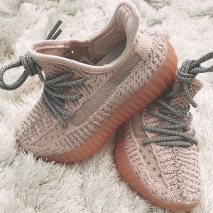 Brand new Pink Toddler Yeezy 350 size 10